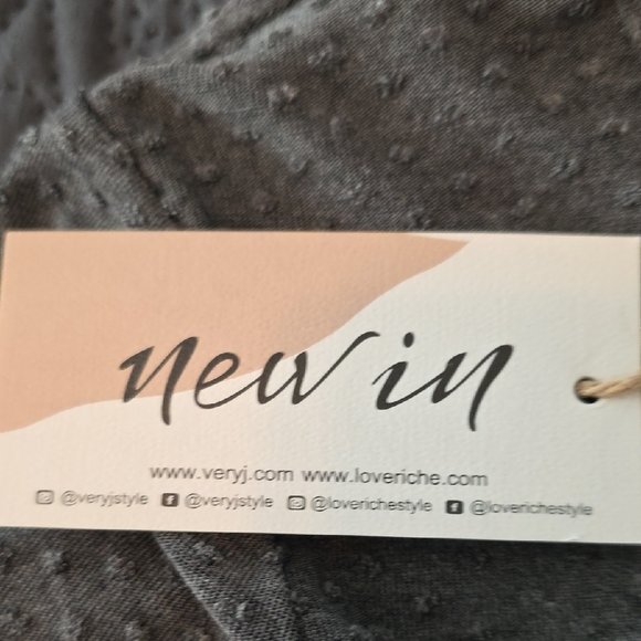 NWT Chic New In Medium Top Charcoal Women's Blouse - Picture 8 of 11